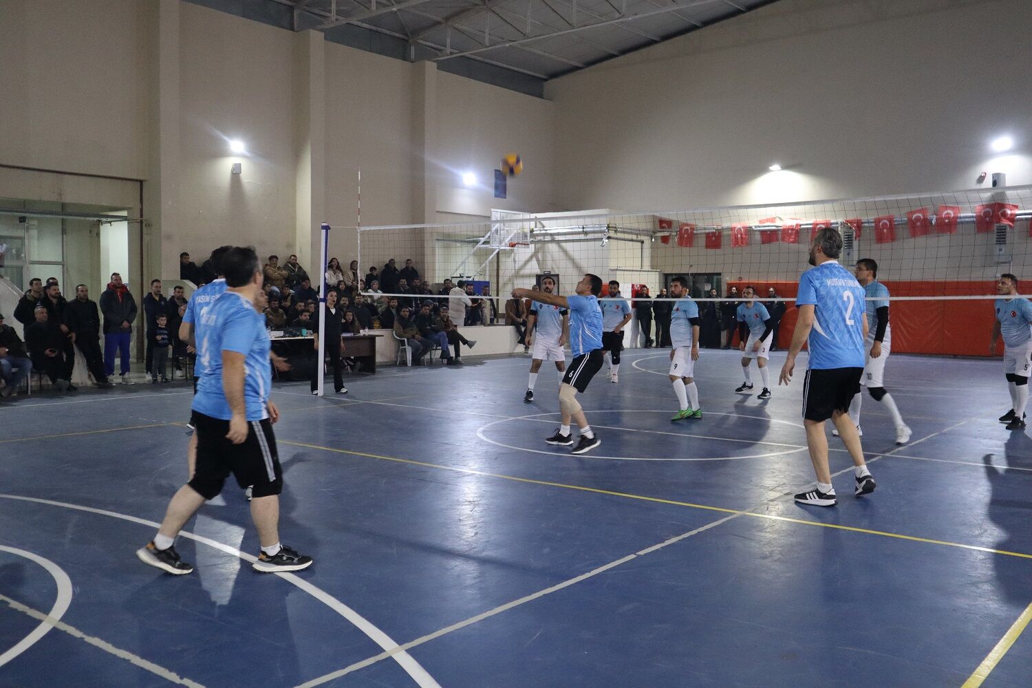 Voleybol Turnuvasında Finale Kalan Takımlar Belli Oldu (11)