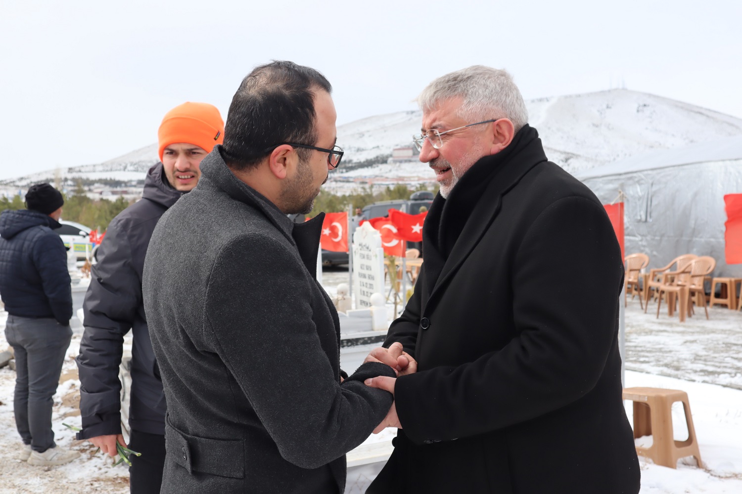 Afşin’de Depremde Hayatını Kaybedenler Mezarı Başında Anıldı (13)