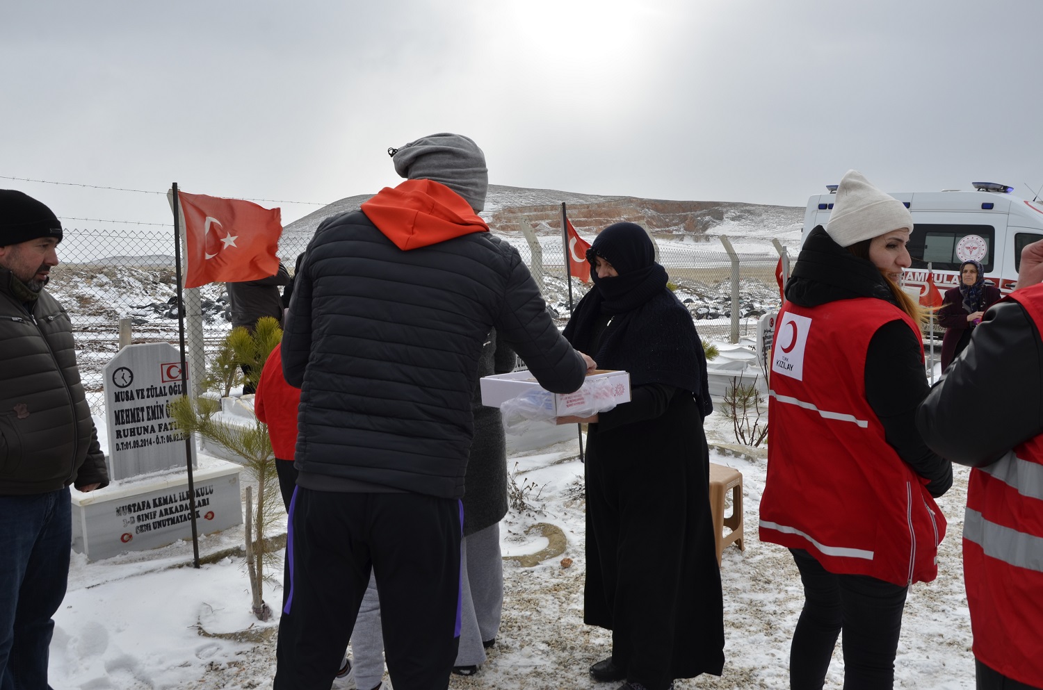 Afşin’de Depremde Hayatını Kaybedenler Mezarı Başında Anıldı (2)