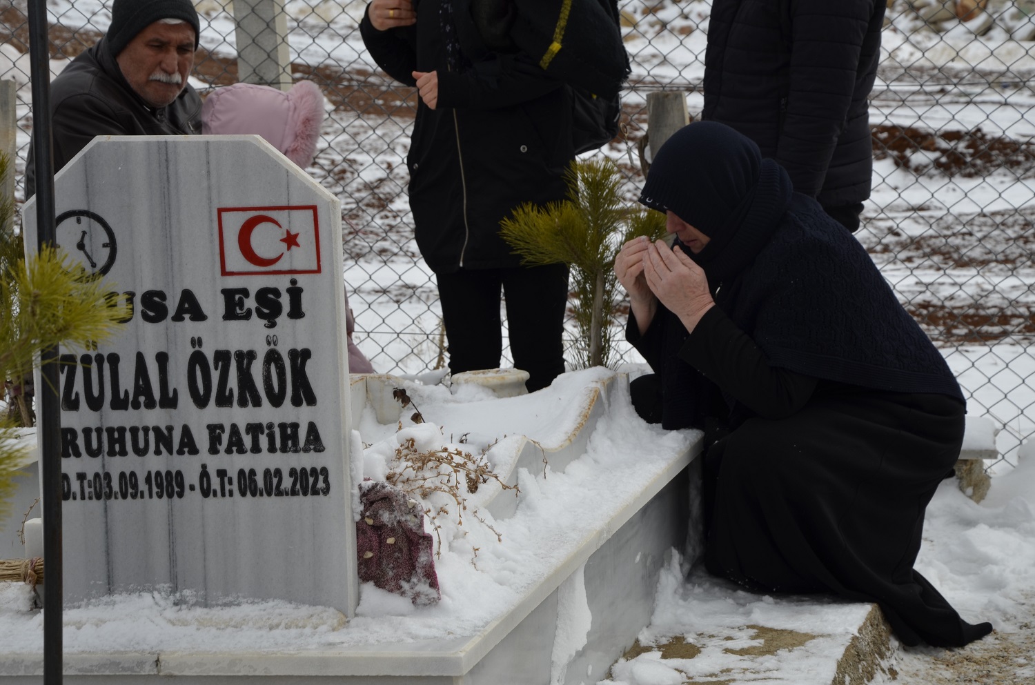 Afşin’de Depremde Hayatını Kaybedenler Mezarı Başında Anıldı (3)