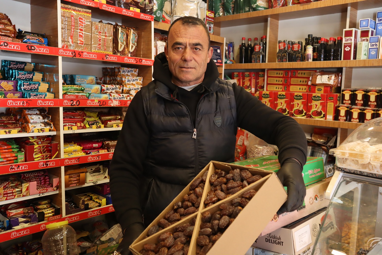 Afşin'de Hurma Tezgahlarda Yerini Aldı (9)