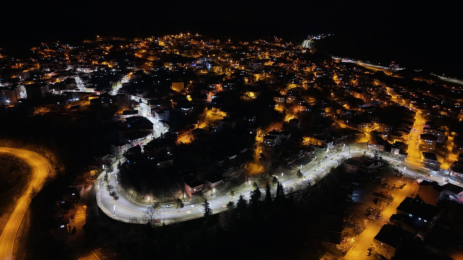 Andırın’da 3 Cadde 22 Milyonluk Yatırımla Tamamen Yenilendi (2)