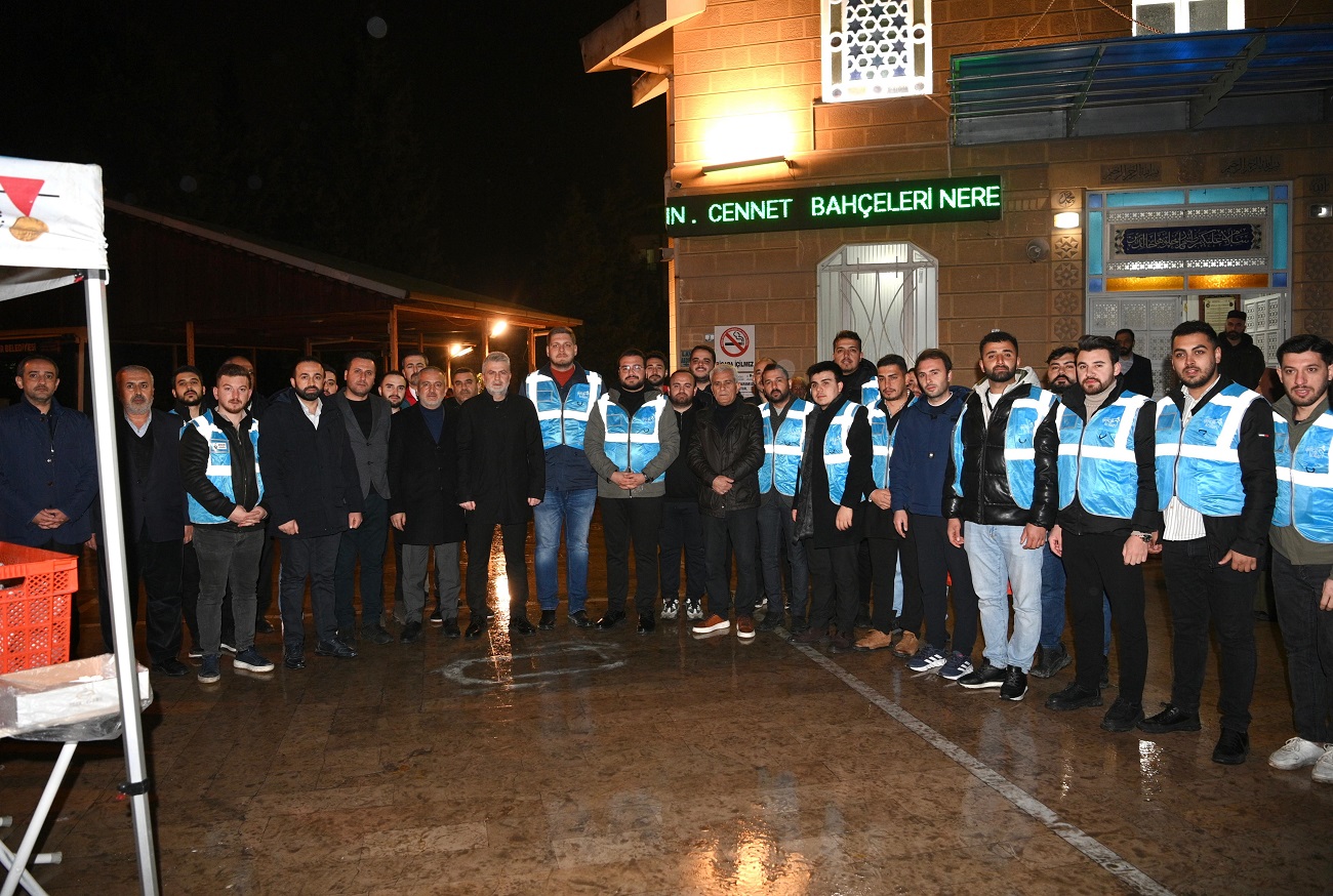 Başkan Görgel, Berat Kandili’nde Uncular Camii’ndeydi (3)