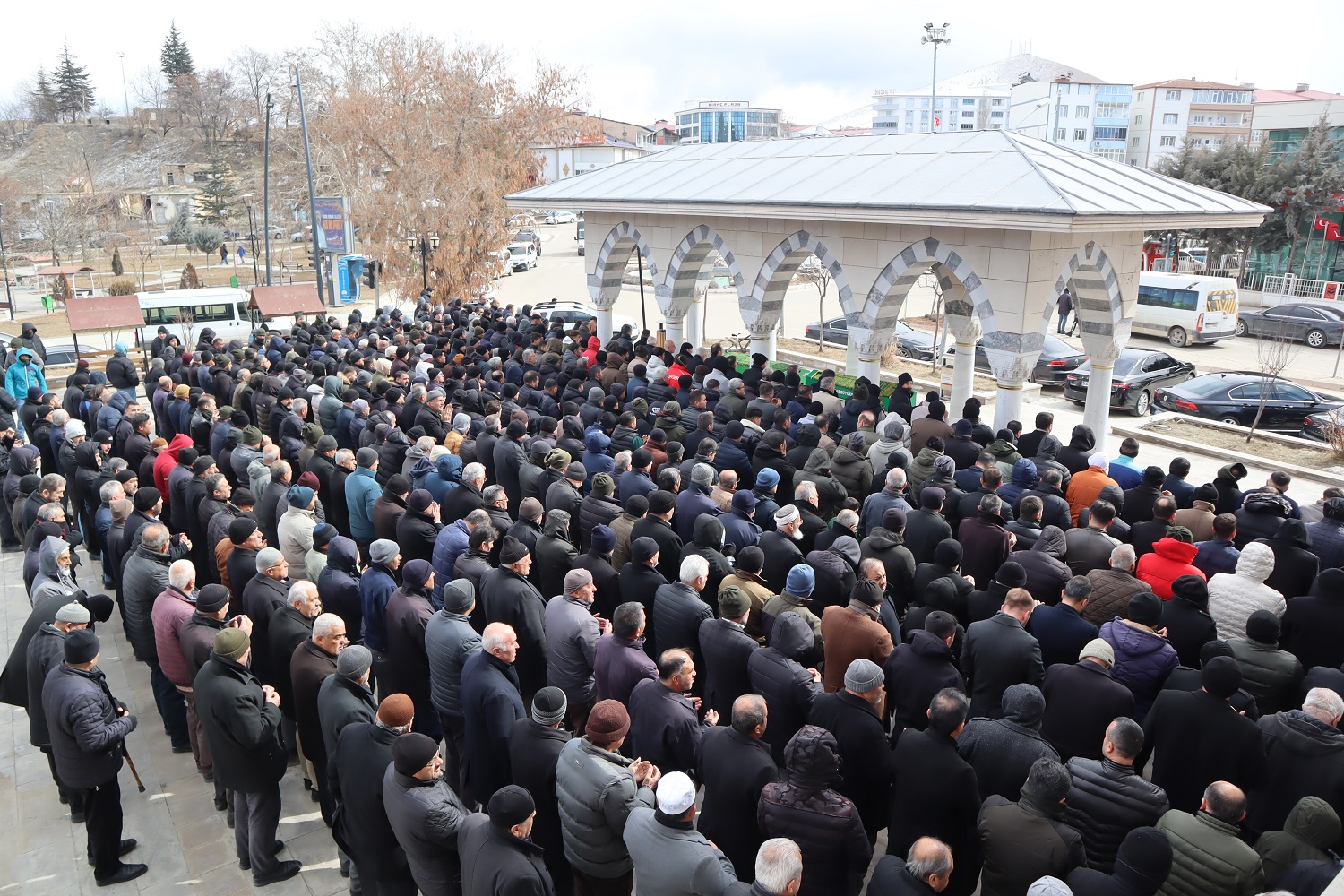 Başkan Karabulut’un Annesi Son Yolculuğuna Uğurlandı (8)