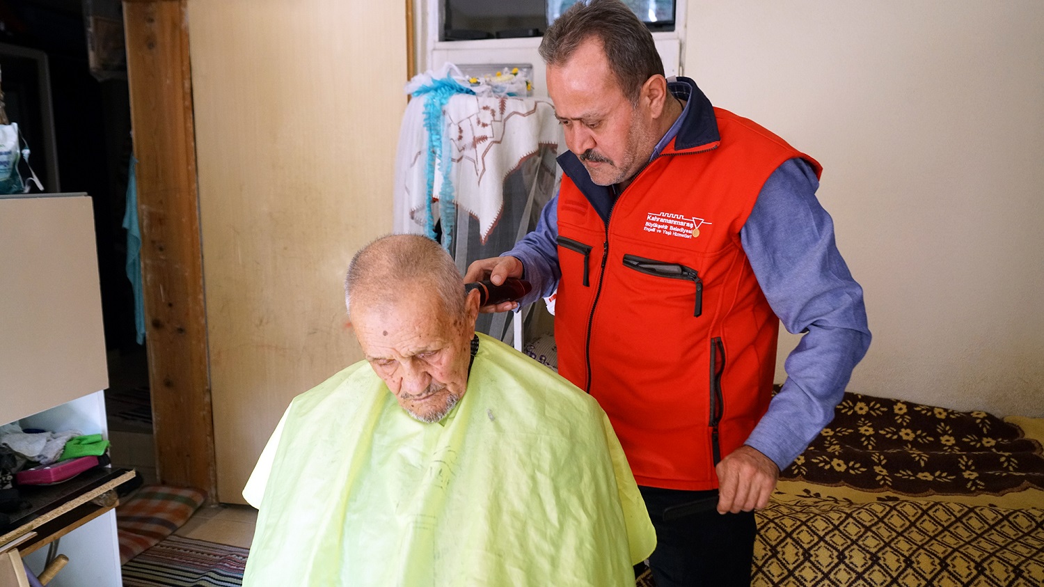 Büyükşehir’den Hayata Dokunan Belediyecilik; 2 Bin 400 Yaşlıya Destek (1)