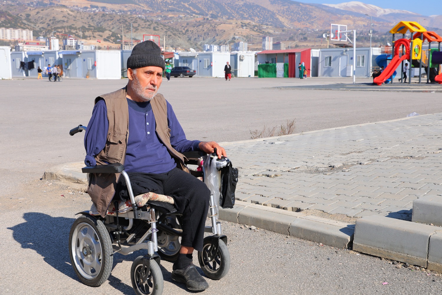 Enkazdan 5 Gün Sonra Kurtuldu, Kolunu Ve Bacağını Kaybetti (2)