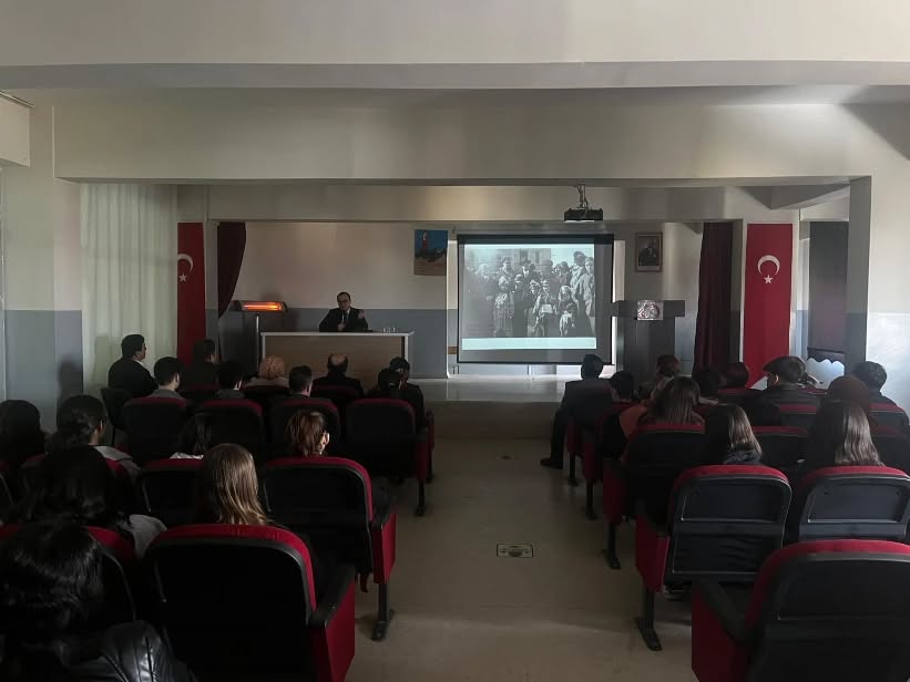 “Kurtuluş Mücadelesin ’De Elbistan'ın Yeri” Adlı Konferans Düzenlendi1