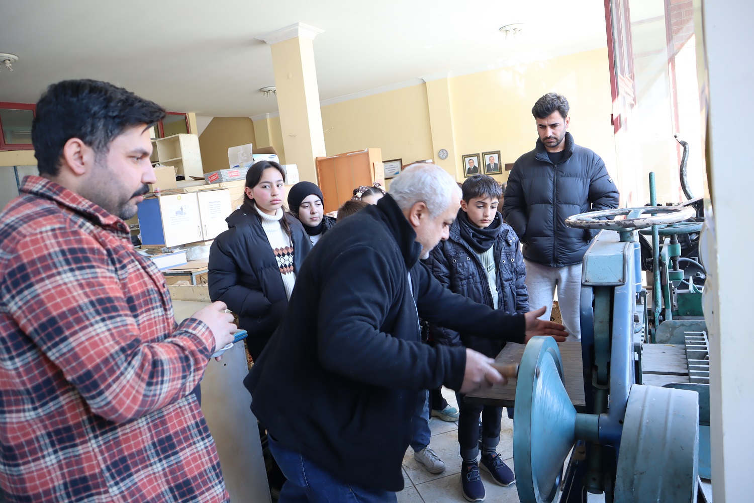 Nadır Ortaokulu Öğrencileri Gazete Baskısını Yerinde İnceledi (20)