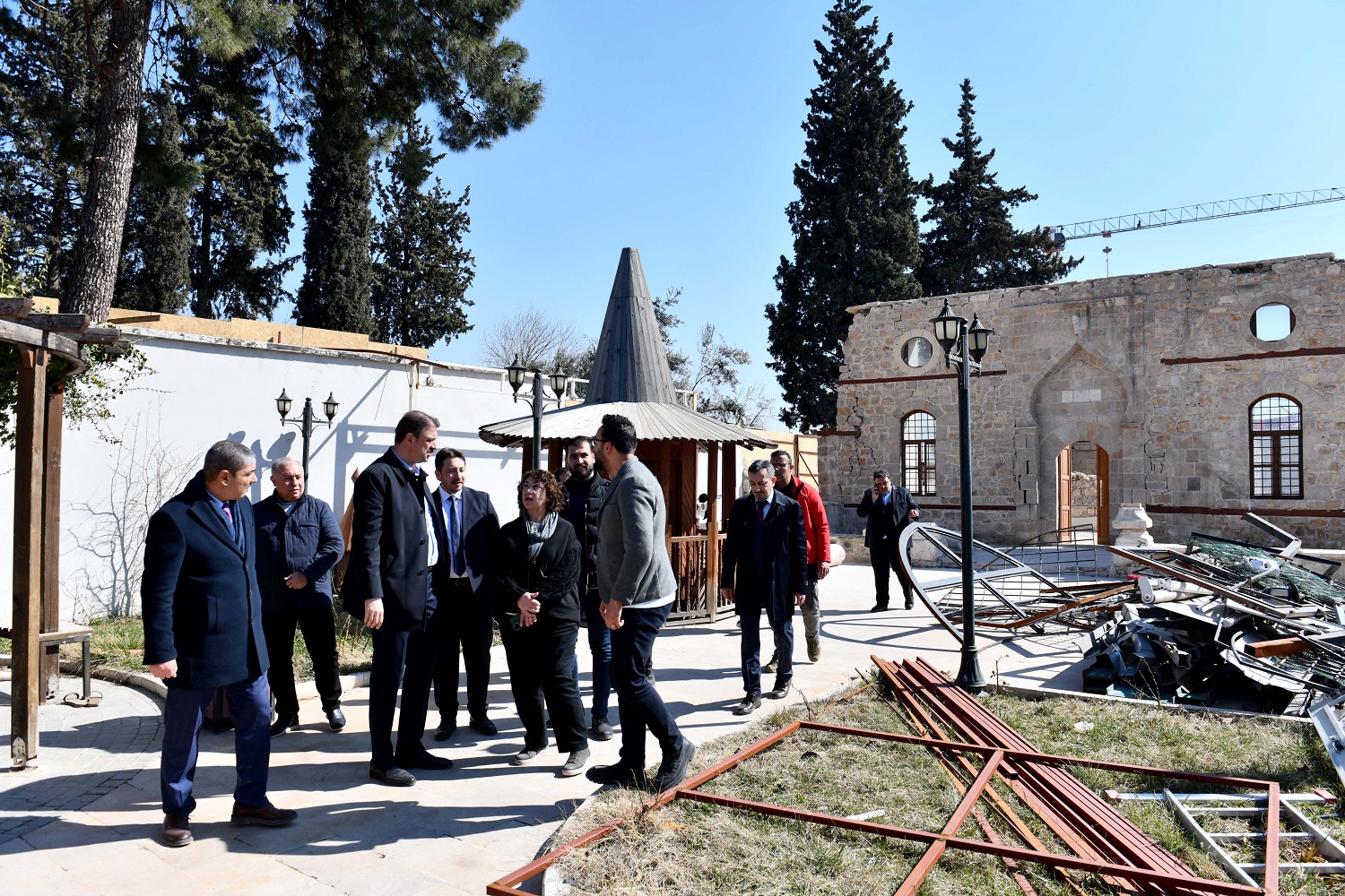 Vakıflar Genel Müdürü Aksu, Depremlerden Etkilenen Kahramanmaraş'taki Vakıf Eserlerini Inceledi (3)