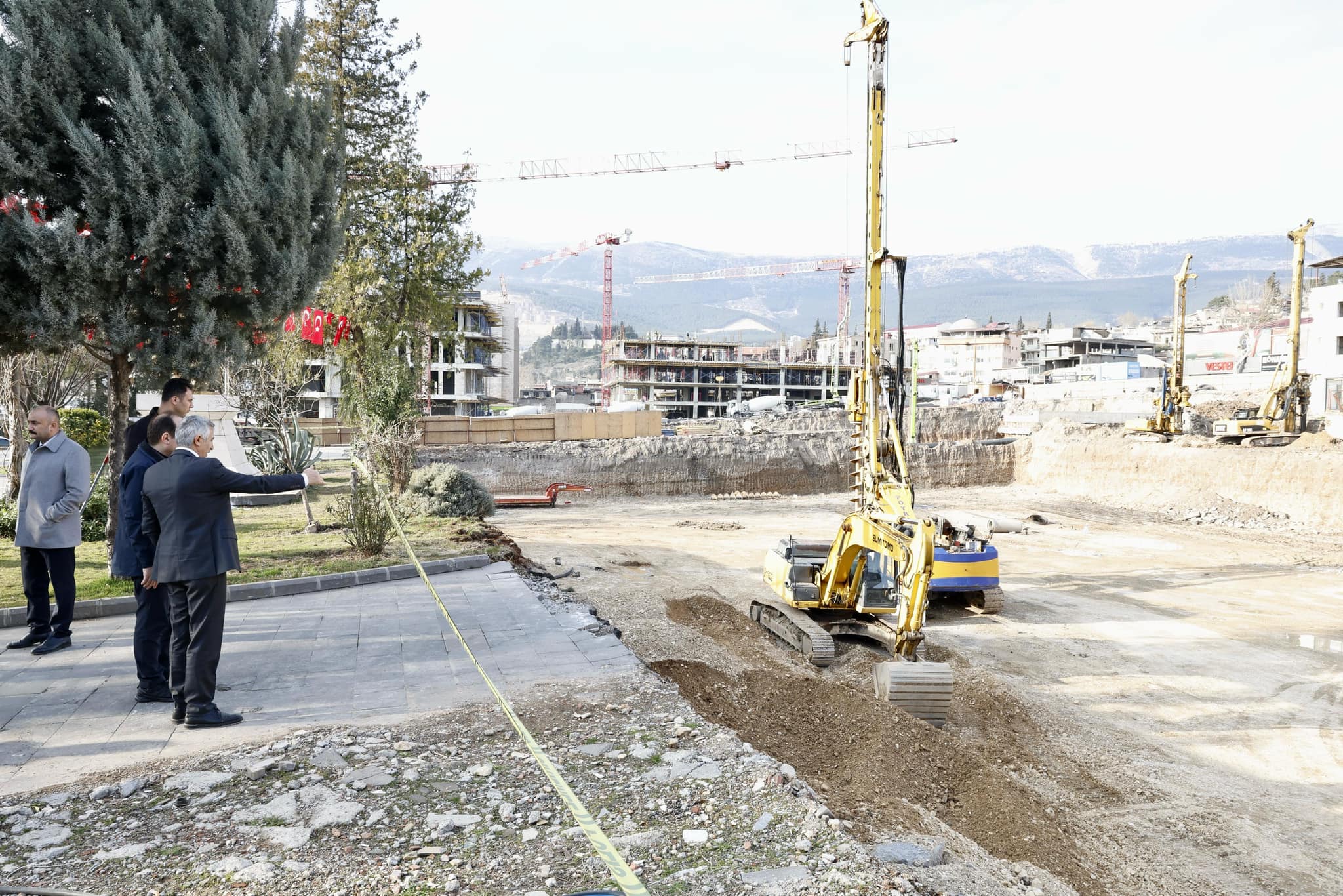 Vali Ünlüer, Yeni Valilik Binası İnşaatında İncelemelerde Bulundu3