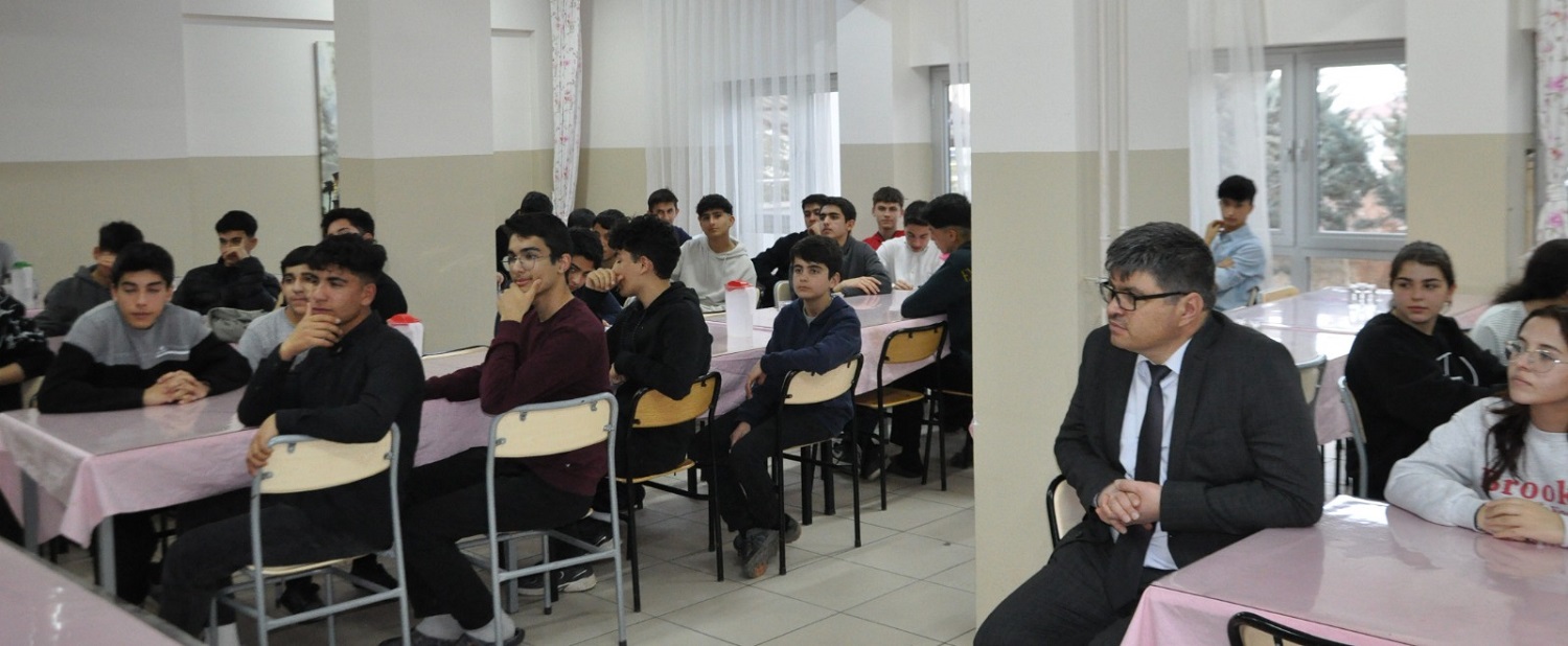 Afşin Fen Lisesi’nde “İftarda Konuşalım” Programı Gerçekleştirildi (3)