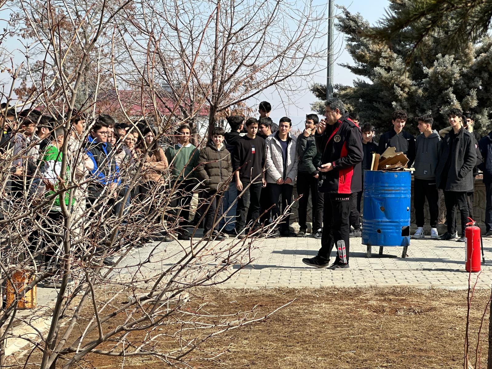 Afşin Fen Lisesinde Yangın Tatbikatı Gerçekleştirildi 3