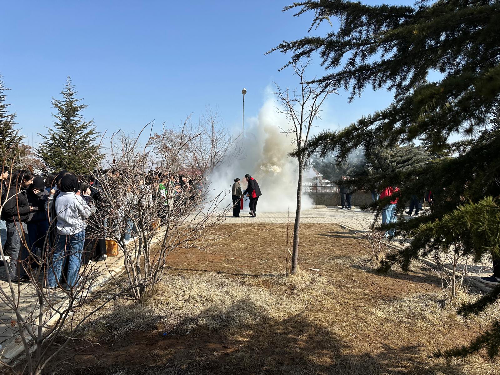 Afşin Fen Lisesinde Yangın Tatbikatı Gerçekleştirildi 4