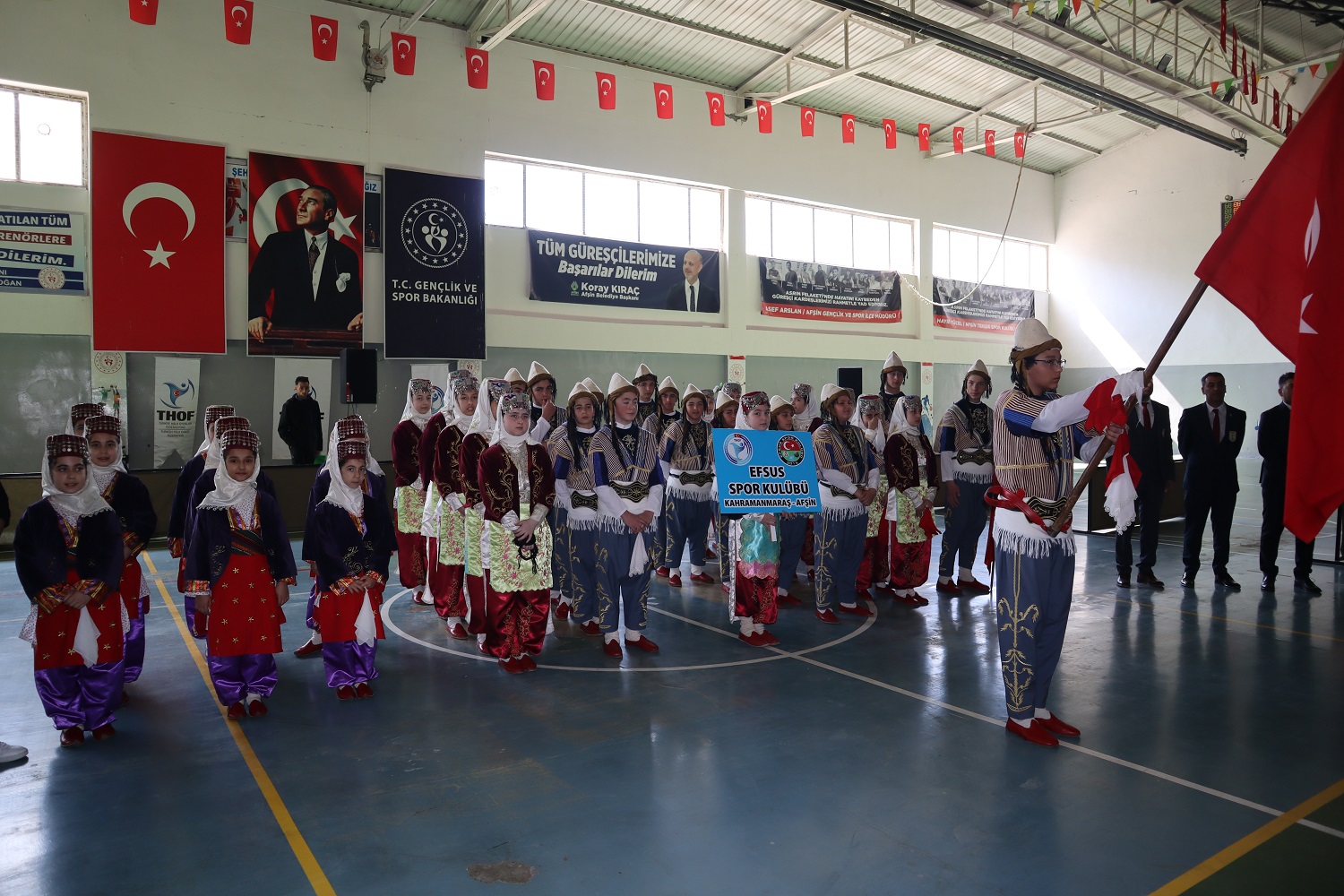 Afşin’de Halk Oyunları Yarışması Düzenlendi (13)