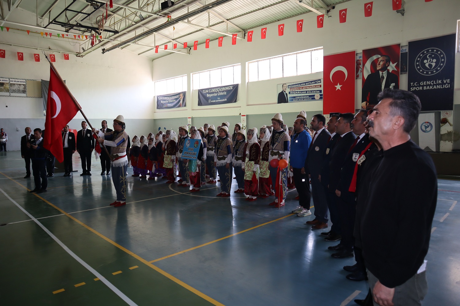 Afşin’de Halk Oyunları Yarışması Düzenlendi (14)