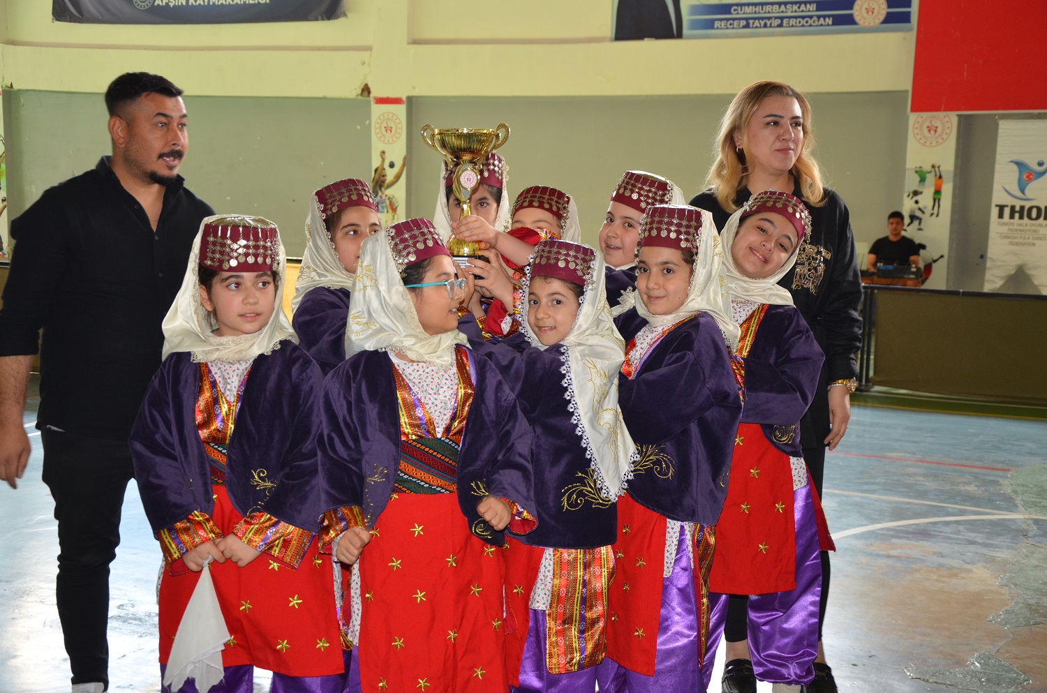 Afşin’de Halk Oyunları Yarışması Düzenlendi (9)