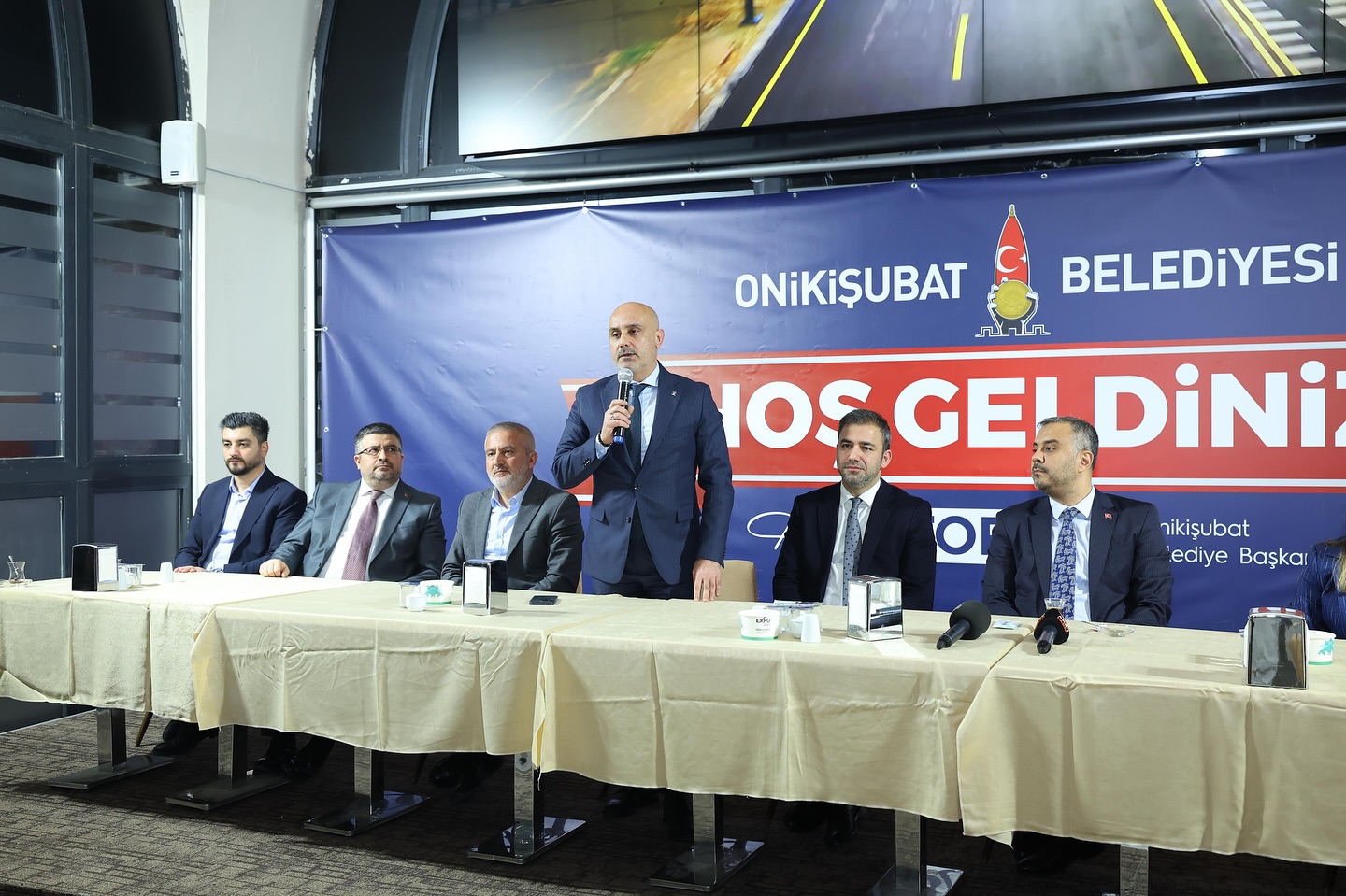 Başkan Gül Ve Ak Parti Teşkilatı Mahalle Başkanlarıyla Buluştu1