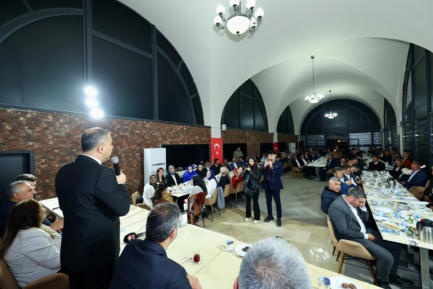 Başkan Toptaş, Muhtarlarla İftar Sofrasında Buluştu (1)