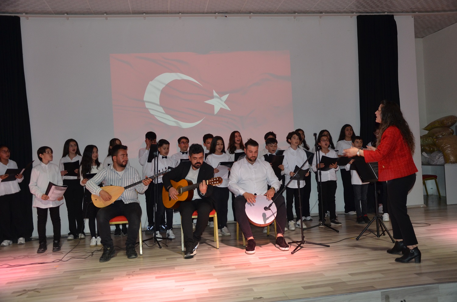 Karaoğlan Koleji, 18 Mart Çanakkale Zaferi’ni Törenle Kutladı (11)