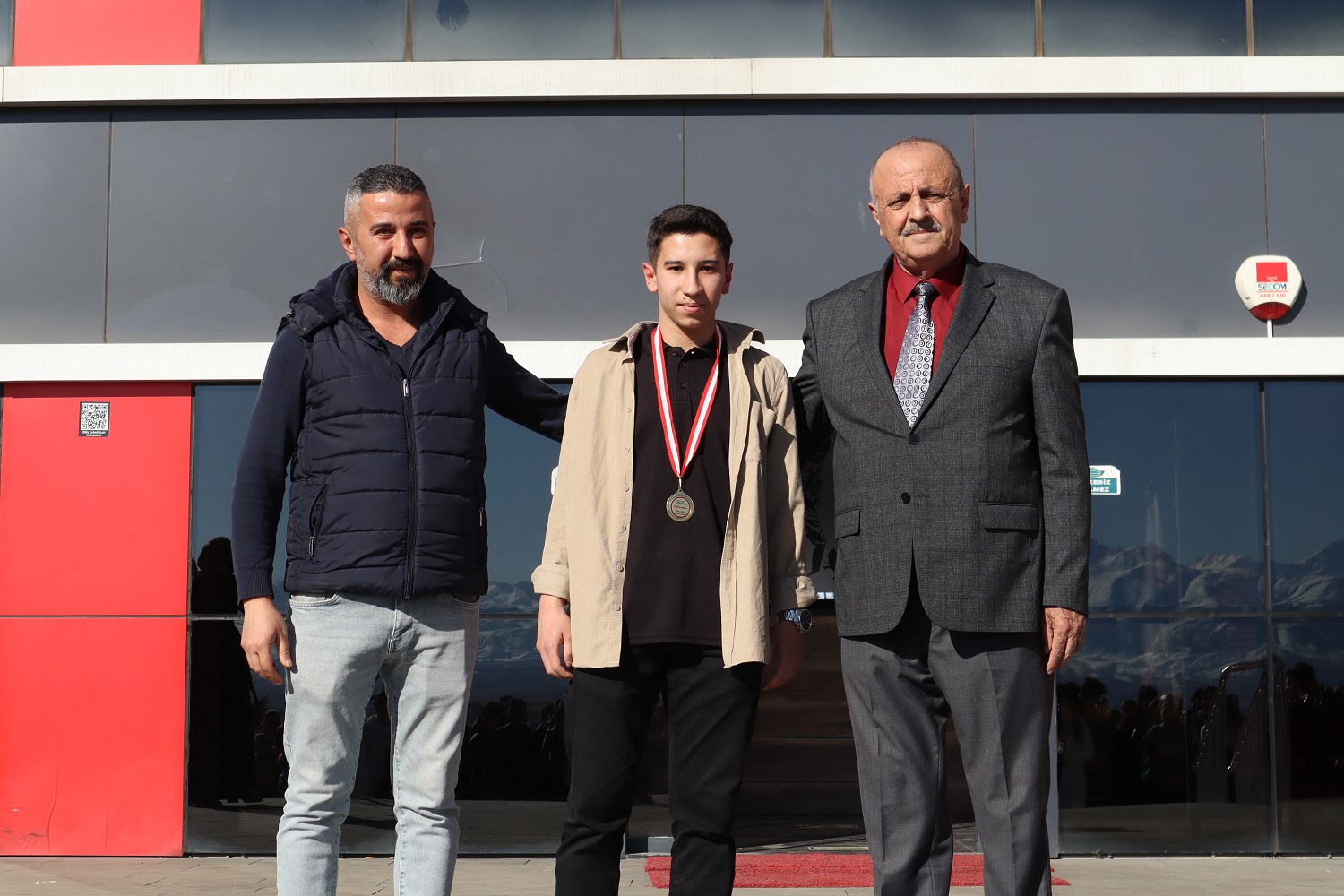 Karaoğlan Koleji’nde Dereceye Giren Öğrenciler Ödüllendirildi (2)