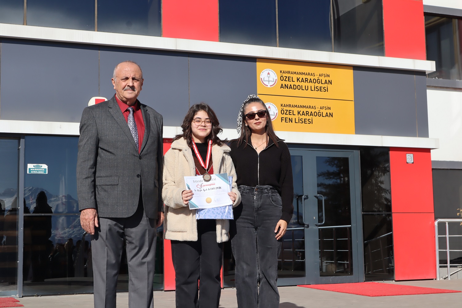 Karaoğlan Koleji’nde Dereceye Giren Öğrenciler Ödüllendirildi (6)