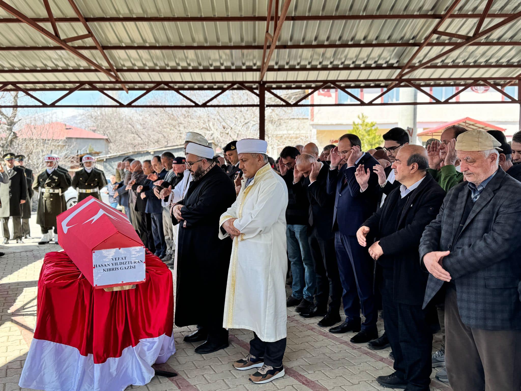 Kıbrıs Gazisi Hasan Yıldızturan Son Yolculuğuna Uğurlandı 3