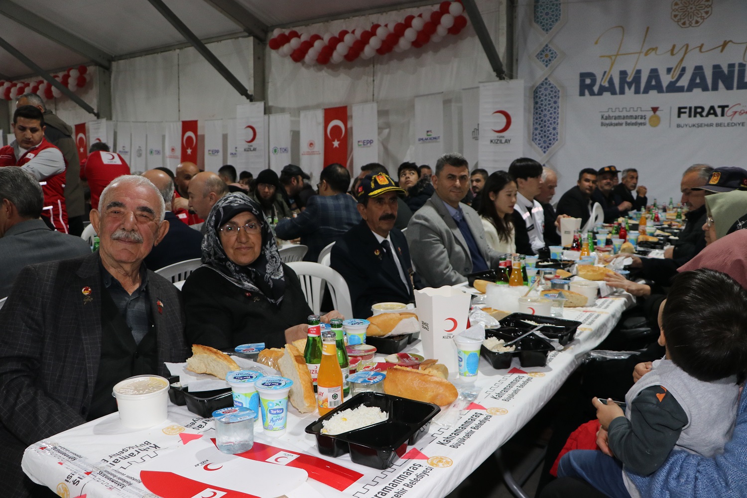 Türk Kızılay Genel Başkanı Yılmaz, Kahramanmaraş'ta Depremzedelerle İftar Yaptı (2)