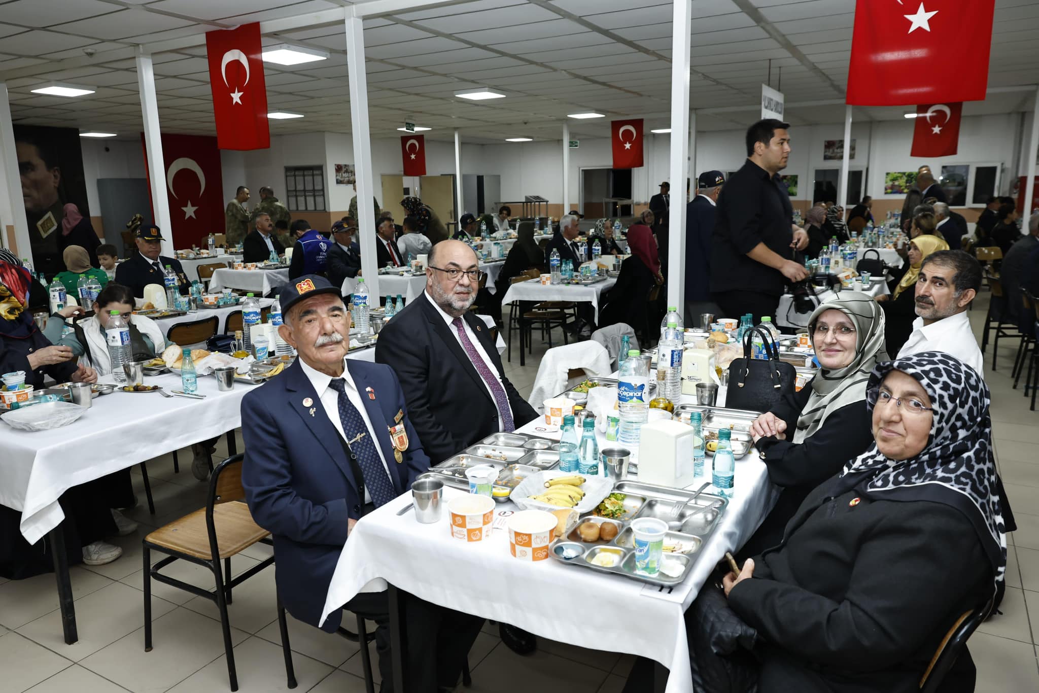 Vali Ünlüer, Şehit Aileleri Ve Gazilerle İftar Yaptı4