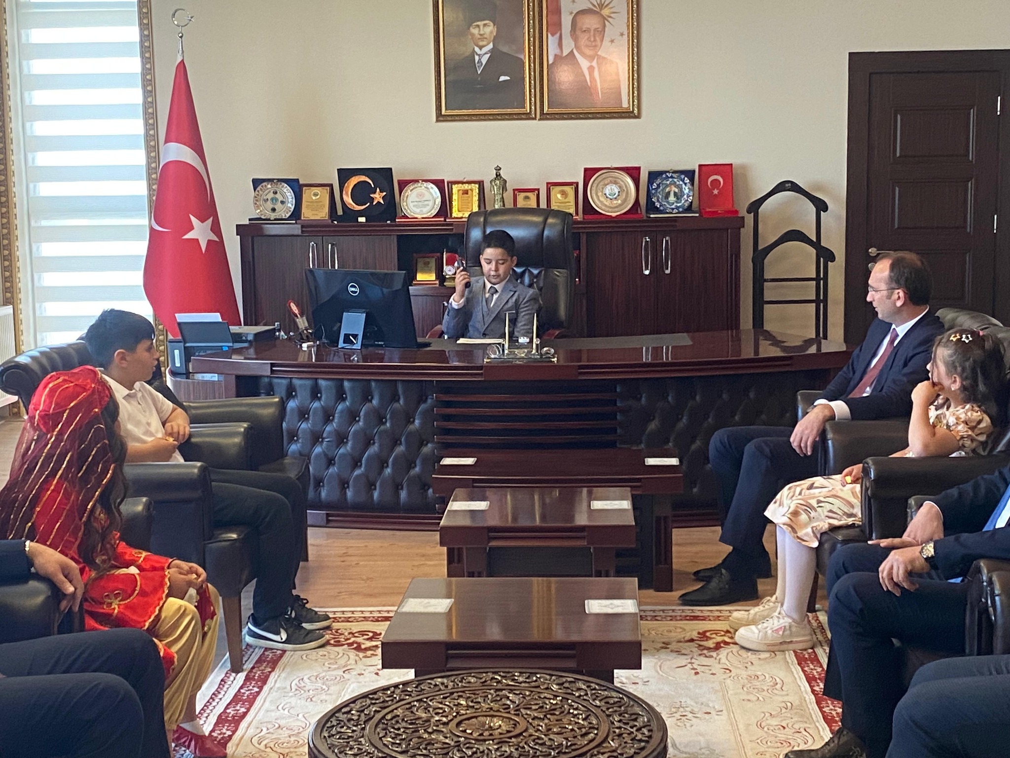 Afşin Kaymakamlığı Koltuğu 23 Nisan’da Minik Öğrencilere Emanet Edildi (2)