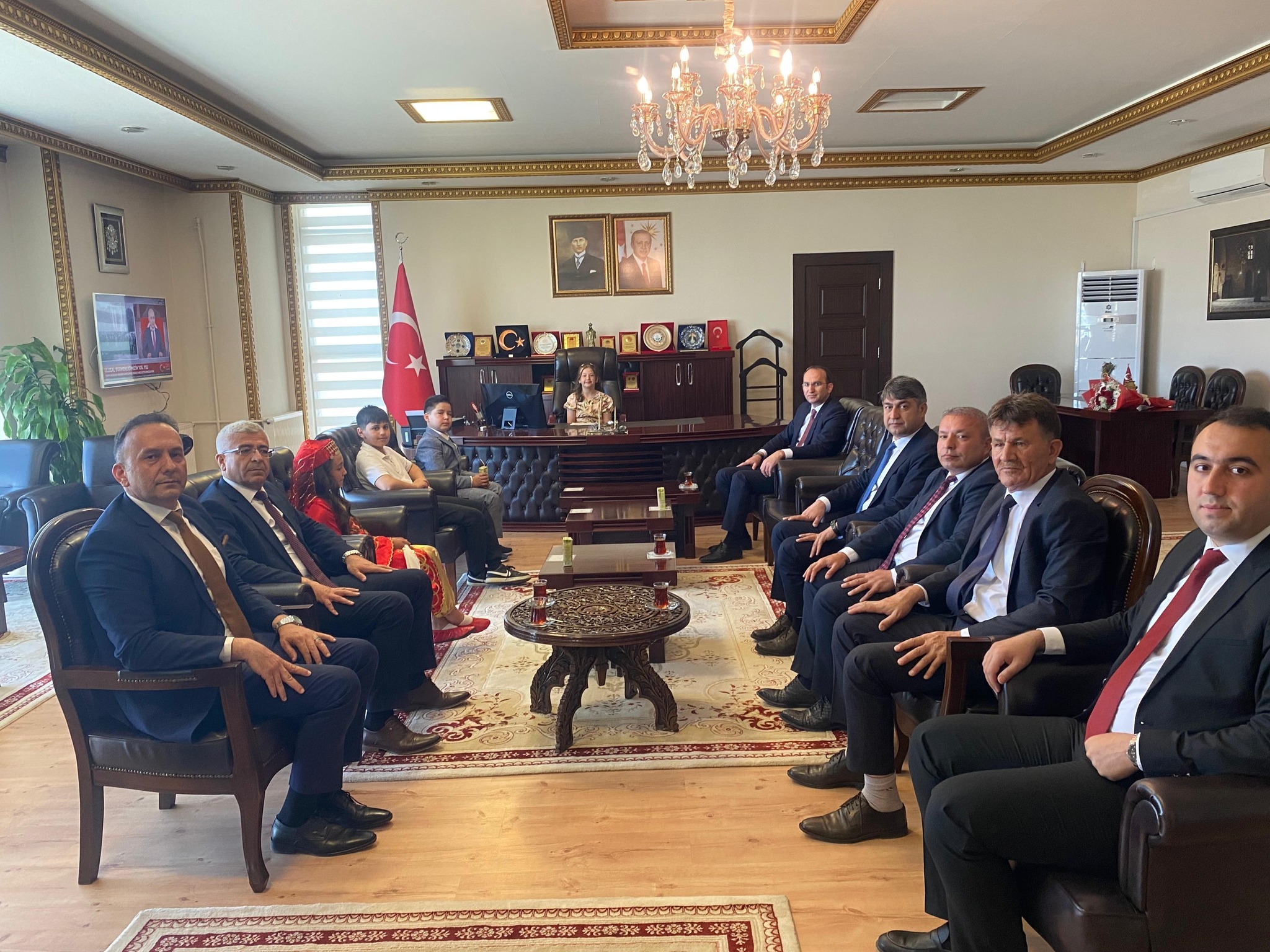 Afşin Kaymakamlığı Koltuğu 23 Nisan’da Minik Öğrencilere Emanet Edildi (3)