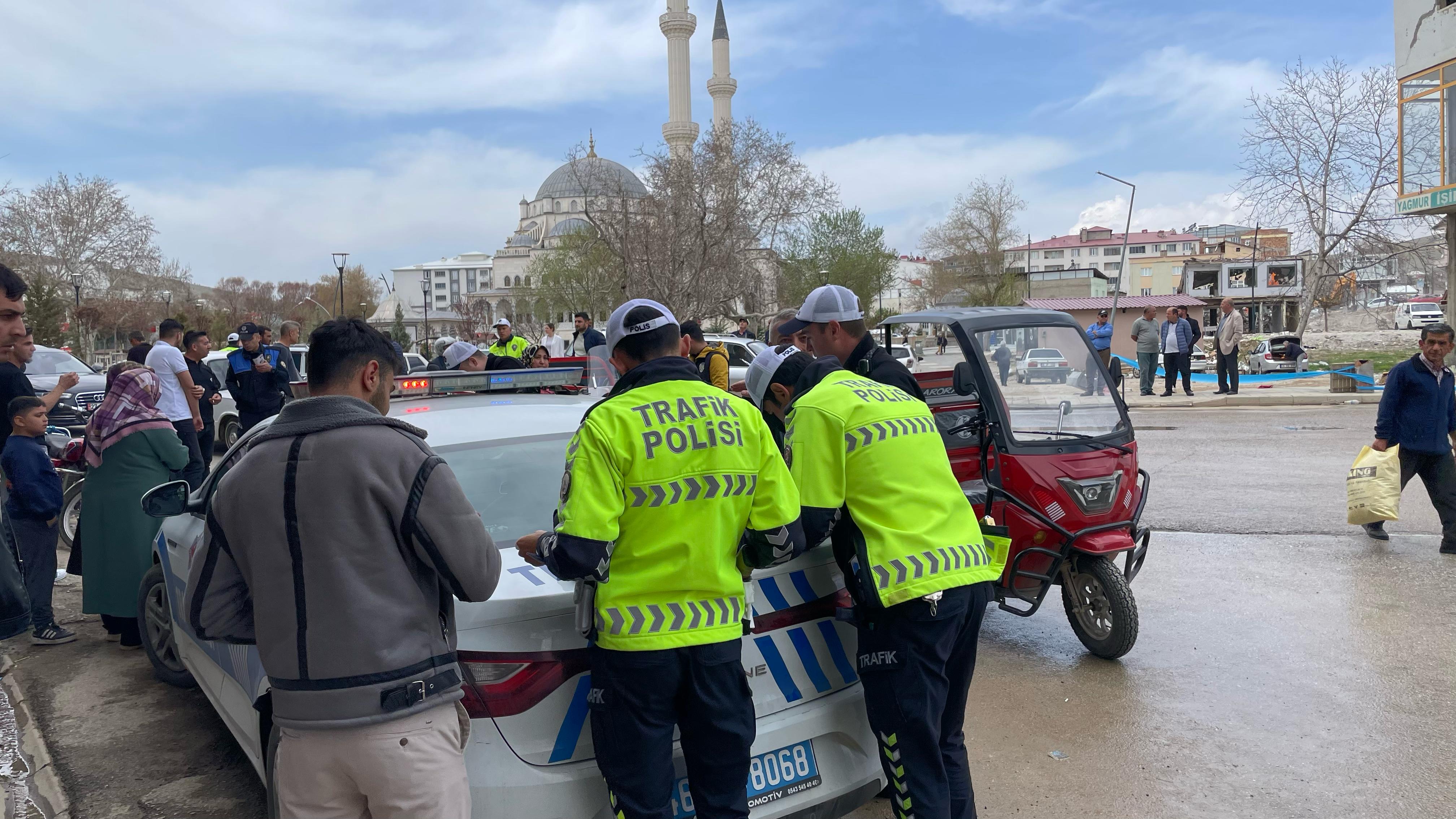Afşin’de Trafikte Sıkı Denetim Uygulanmaya Devam Ediyor (3)