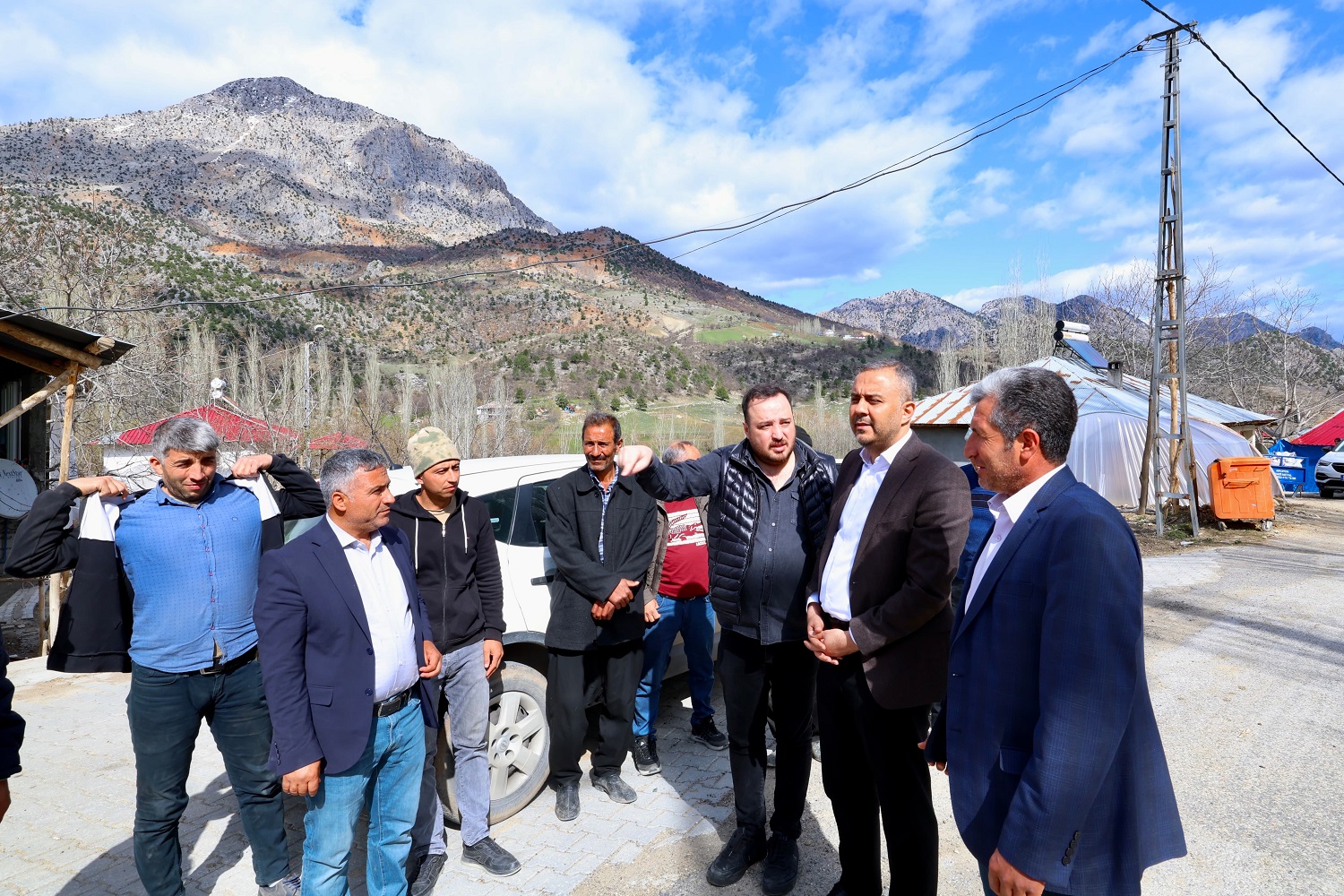 Başkan Hanifi Toptaş, Enerjisiyle Üreten, Geliriyle Güçlenen Onikişubat’ı İnşa Ediyor (1)