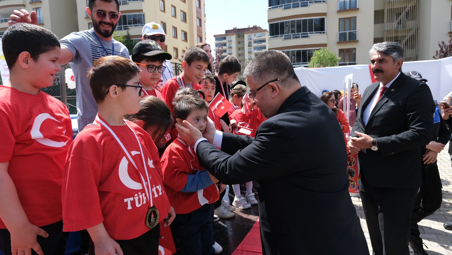 En Anlamlı 23 Nisan Şenliği, Down Sendromlu Öğrencilerden (2)