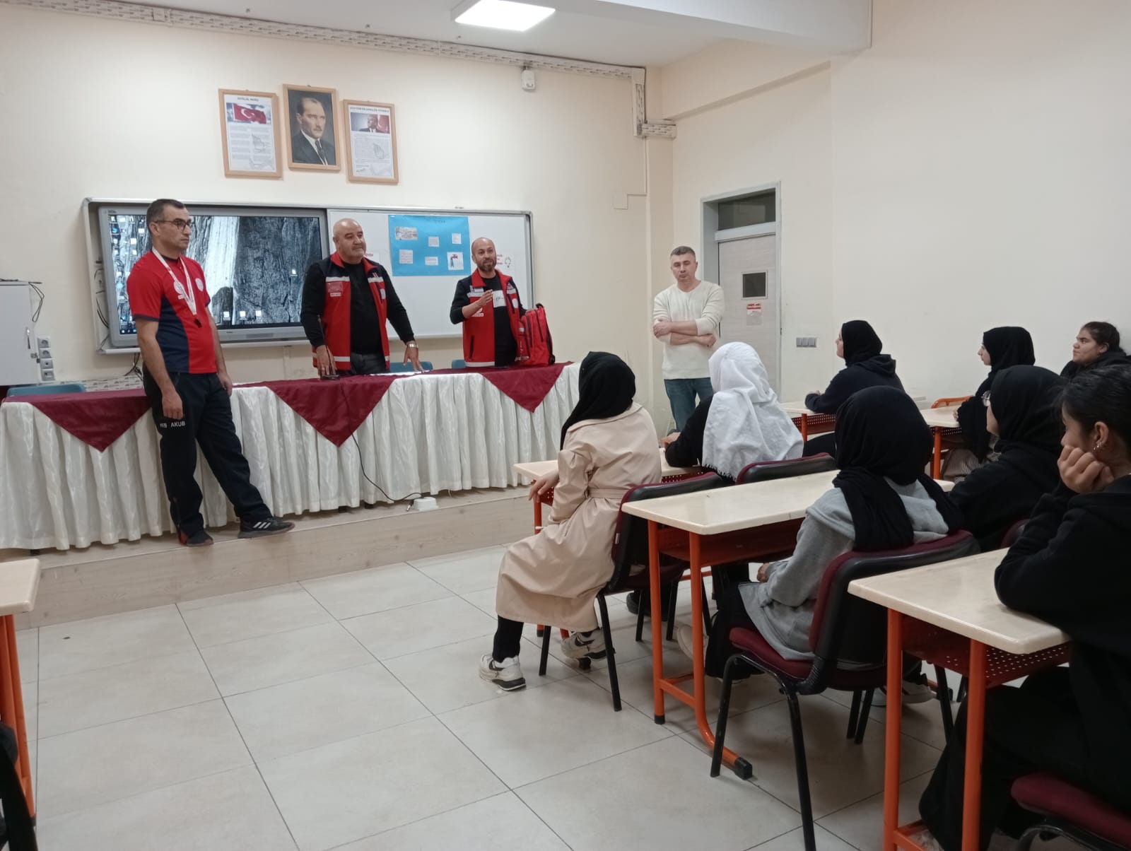 Sevim Şirikçi Mtal'de Öğrencilere Uygulamalı Afet Farkındalığı Eğitimi2