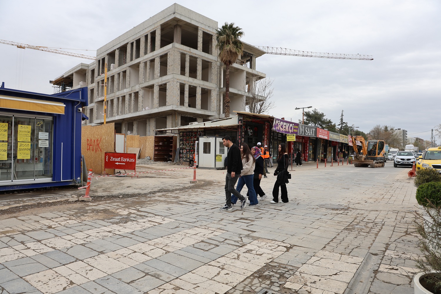 Yıkılan Dünyanın En Saçma Binası'nın Yerine İş Hanı Yapılıyor (3)