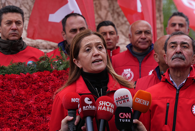 1 Mayıs Emek Ve Dayanışma Günü Kutlanıyor