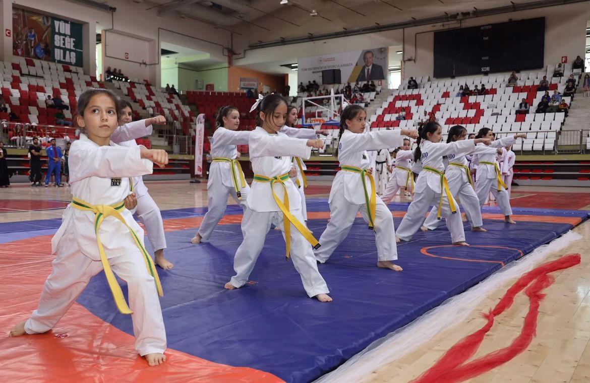 19 Mayıs Atatürk’ü Anma, Gençlik Ve Spor Bayramı Elbistan’da Coşku Ile Kutlandı1 (1)
