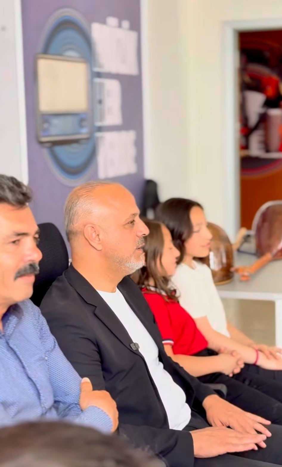 Afşin Belediyesi'nden Bağlama Kursu Öğrencilerine Anlamlı Hediye7
