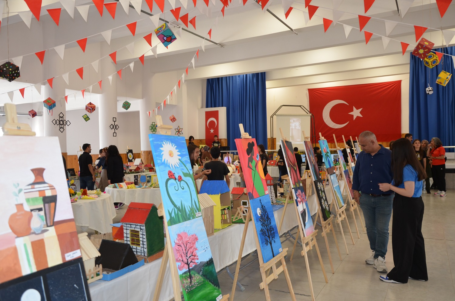 Afşin Teaş İstiklal Ortaokulu Yıl Sonu Sergisi Düzenlendi (1)