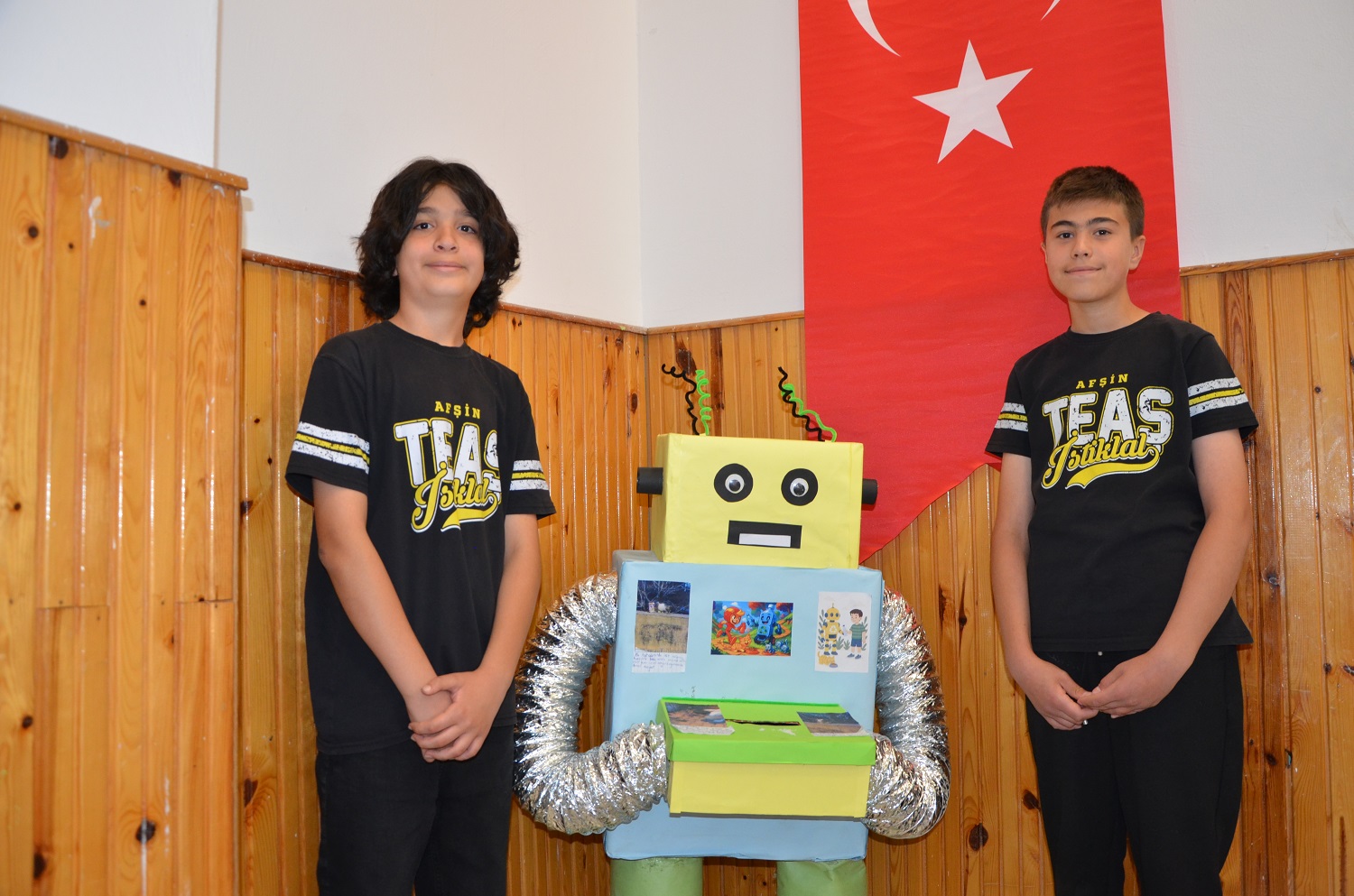Afşin Teaş İstiklal Ortaokulu Yıl Sonu Sergisi Düzenlendi (12)