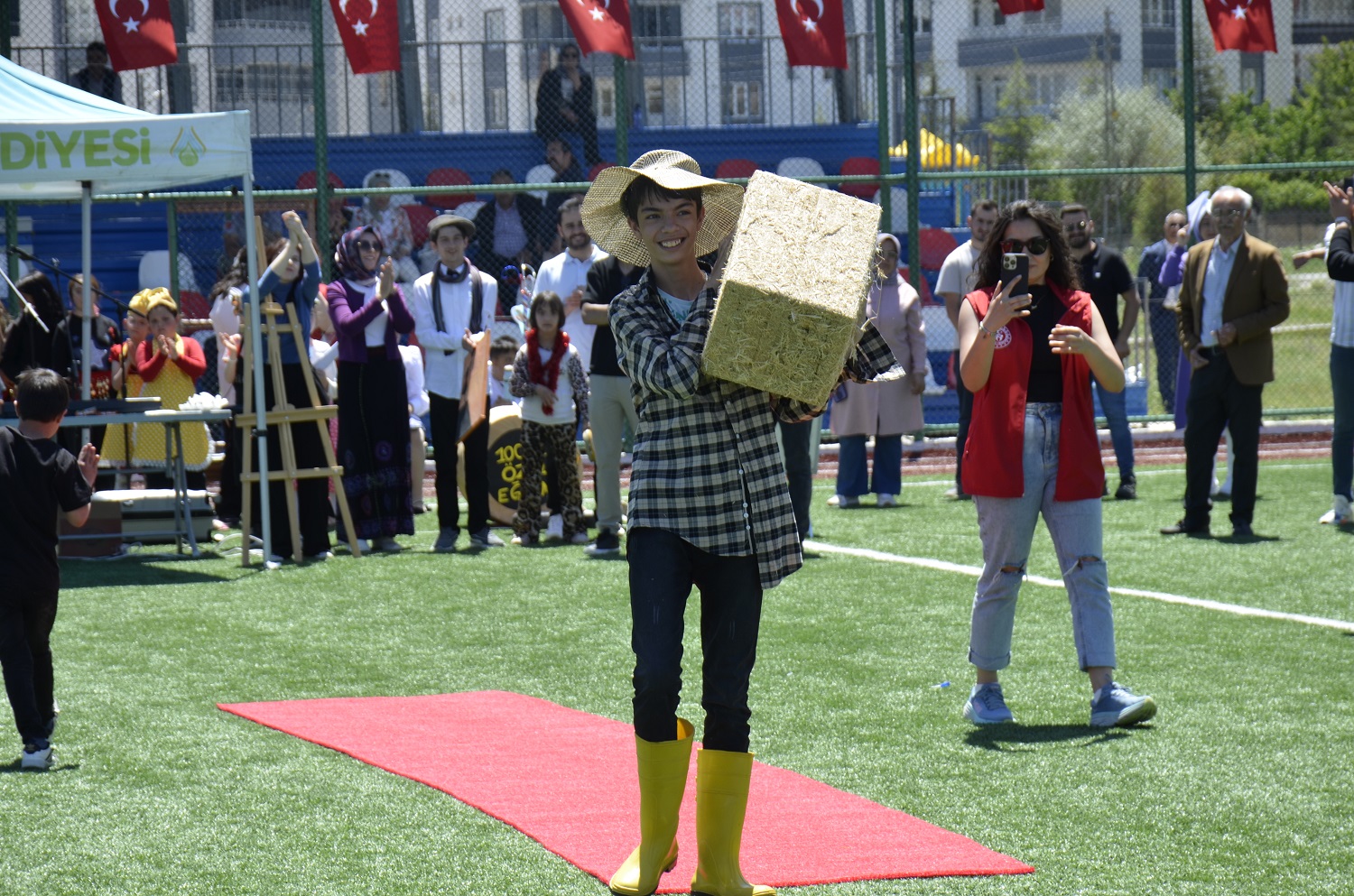 Afşin’de “Bahara Merhaba Şenliği” Özel Çocuklarla Renkli Görüntülere Sahne Oldu (12)