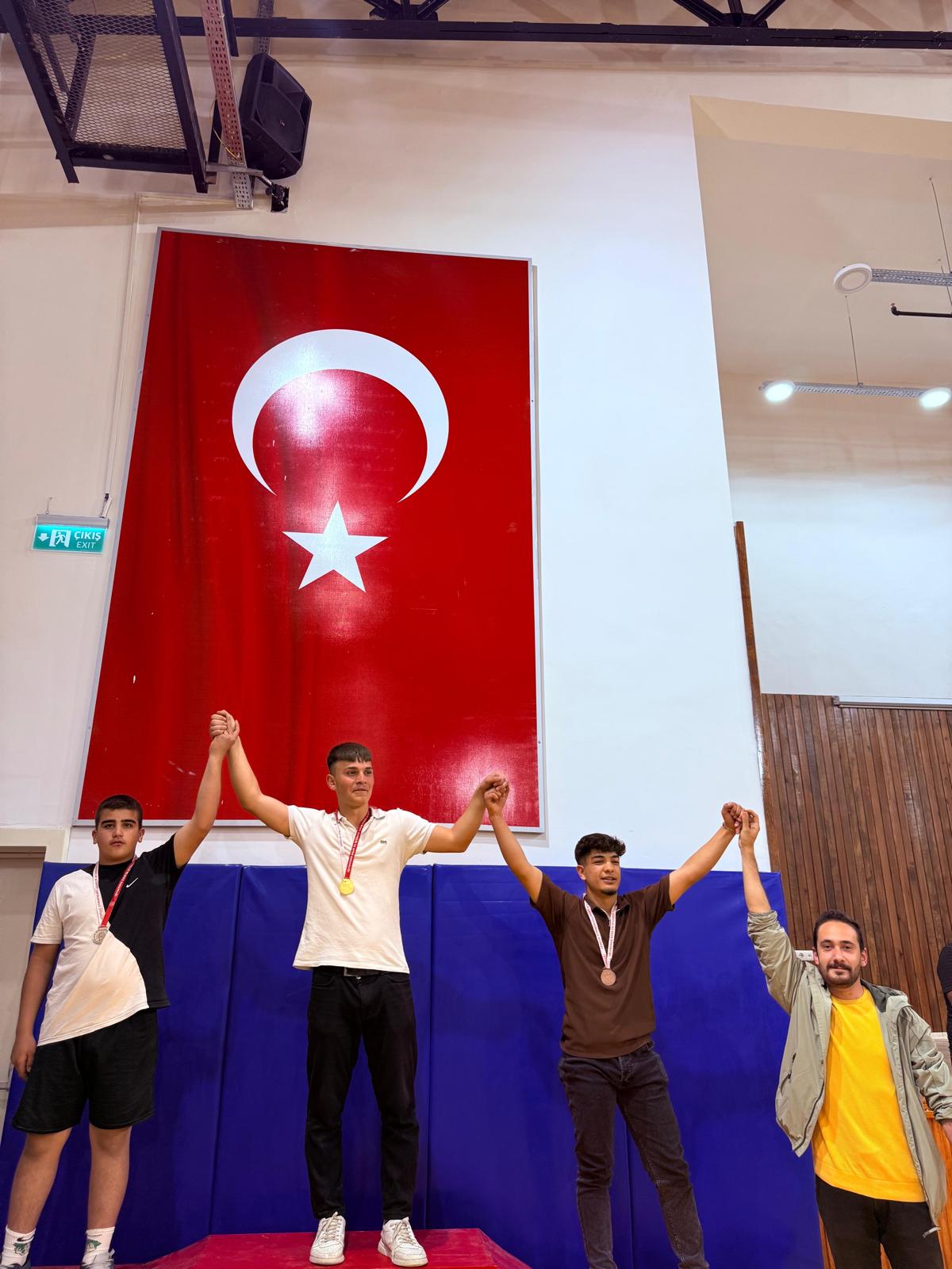 Afşin’de Bilek Güreşi Turnuvası Başladı 11