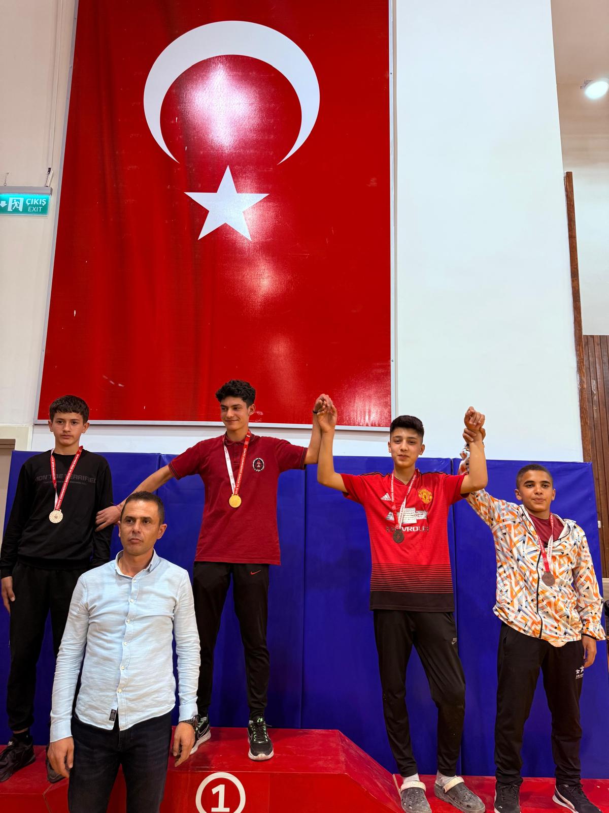 Afşin’de Bilek Güreşi Turnuvası Başladı 7
