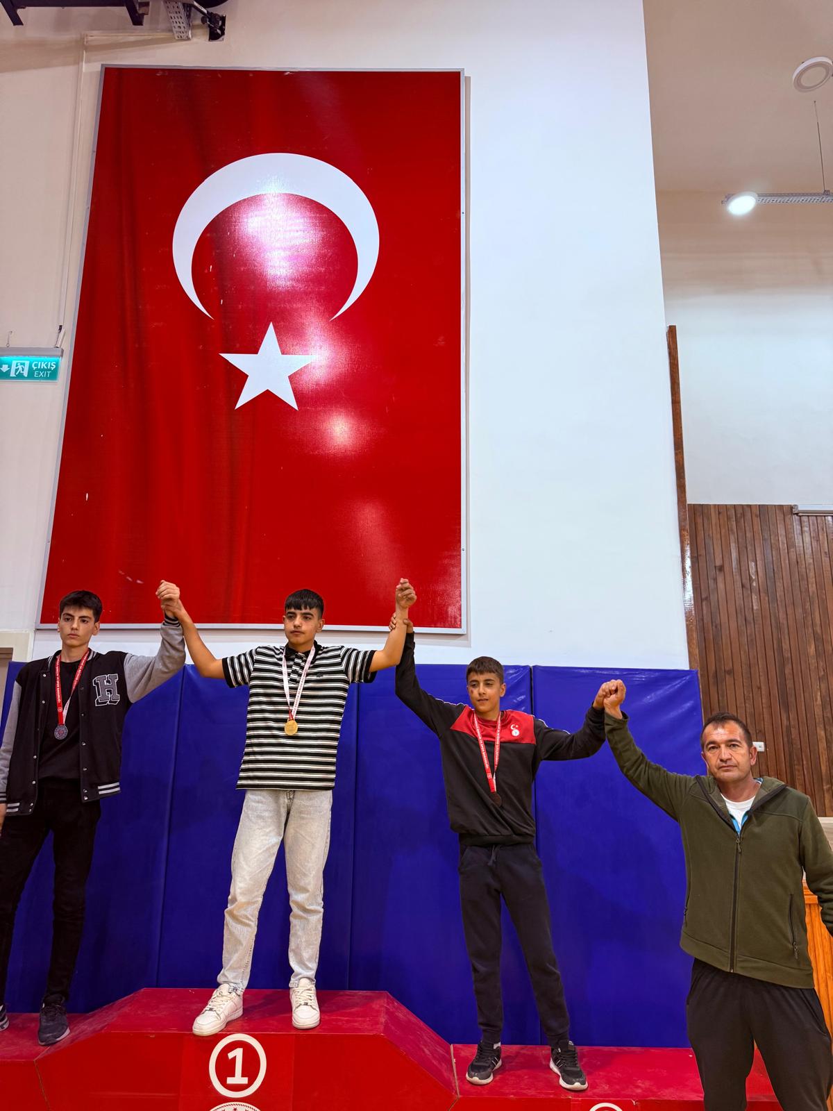 Afşin’de Bilek Güreşi Turnuvası Başladı 8