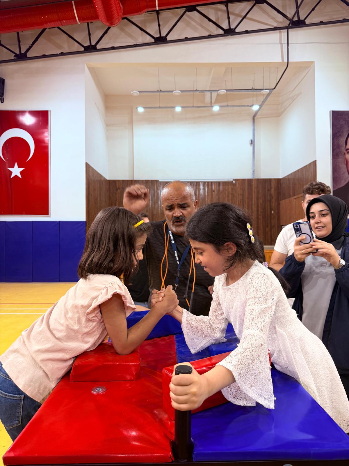 Afşin’de Bilek Güreşi Turnuvası Başladı