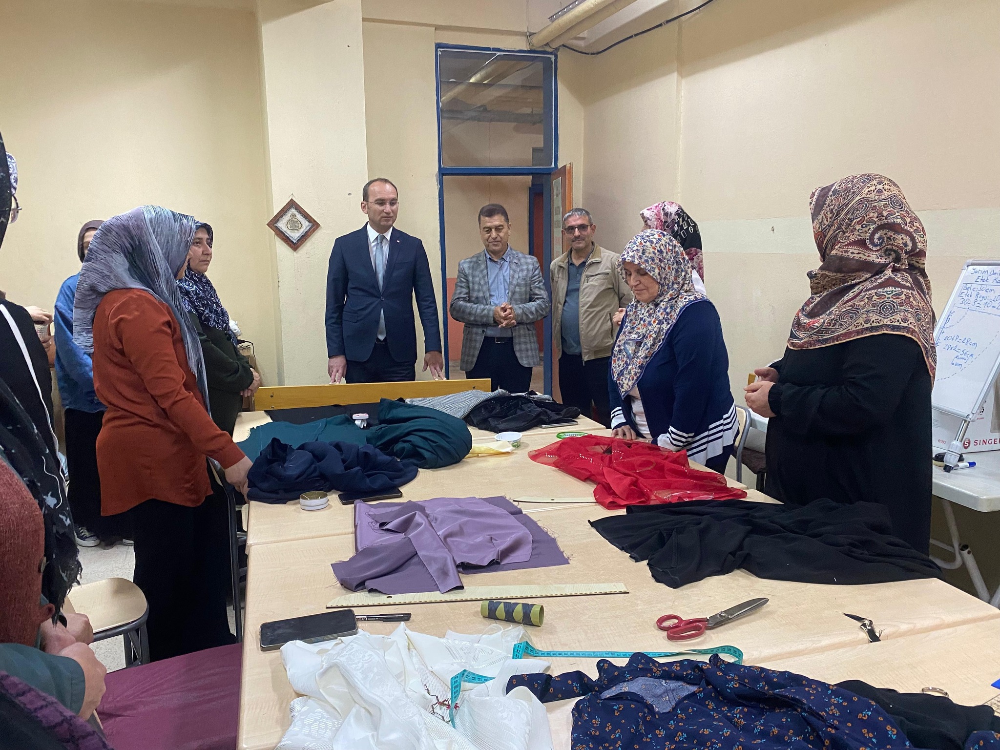 Afşin’de Kadınların El İşi Göz Nuru Eserleri Sergilendi