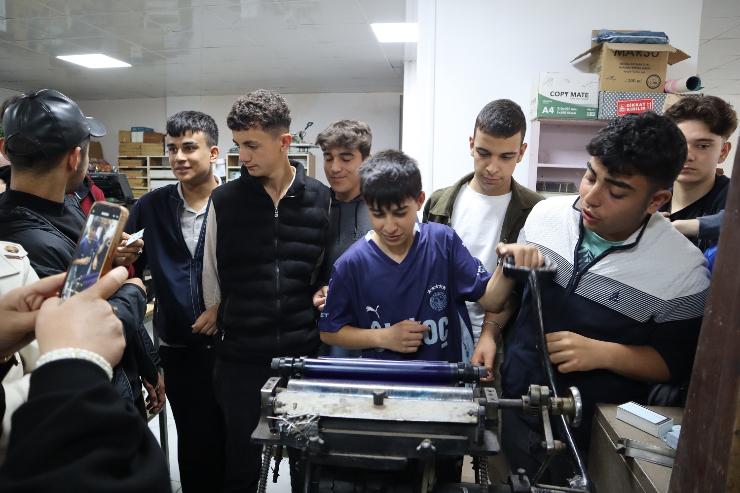 Afşin’de Öğrenciler Gazete Baskı Sürecini Yerinde Gözlemledi (15)