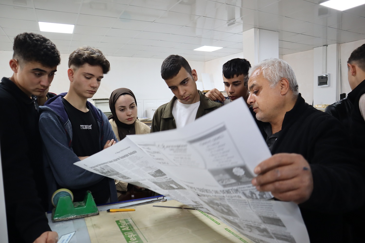 Afşin’de Öğrenciler Gazete Baskı Sürecini Yerinde Gözlemledi (18)