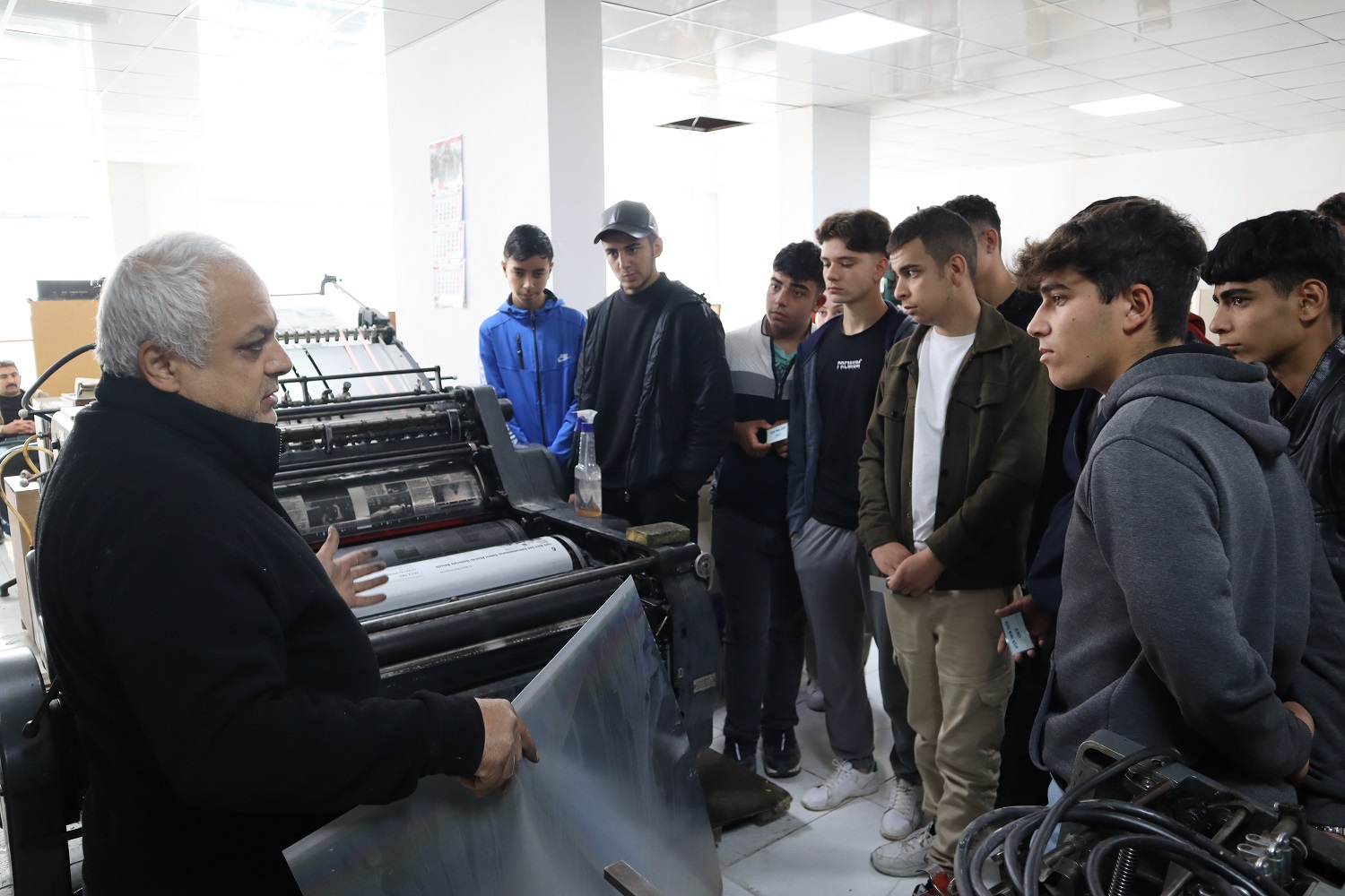 Afşin’de Öğrenciler Gazete Baskı Sürecini Yerinde Gözlemledi (20)