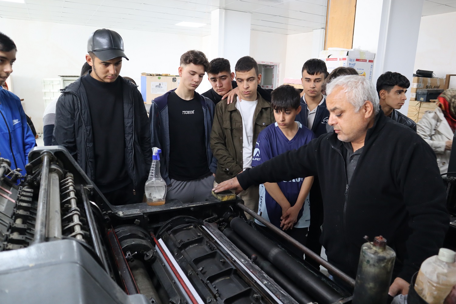 Afşin’de Öğrenciler Gazete Baskı Sürecini Yerinde Gözlemledi (21)